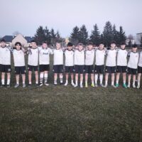 Pierwszy raz na naturalnej trawie